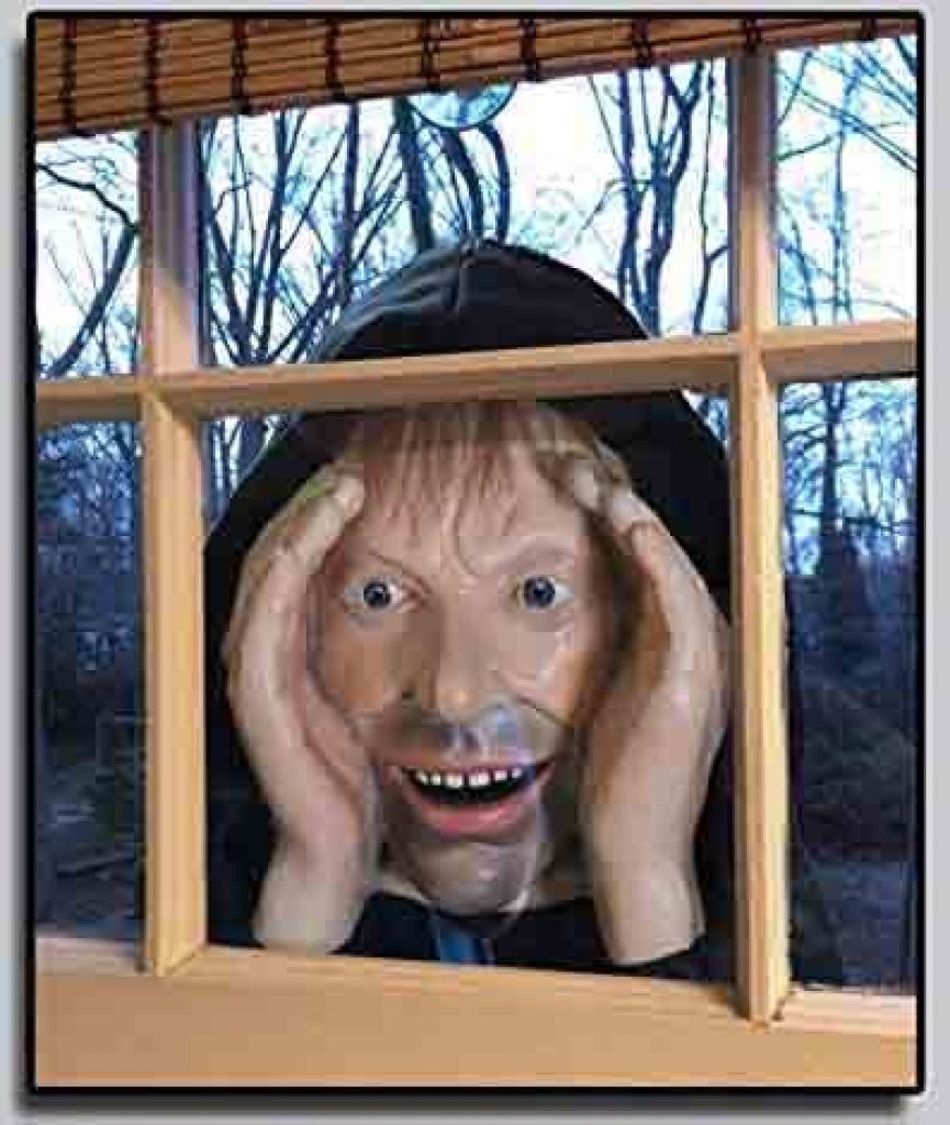 Scary Peeper - Halloween Prank Idea