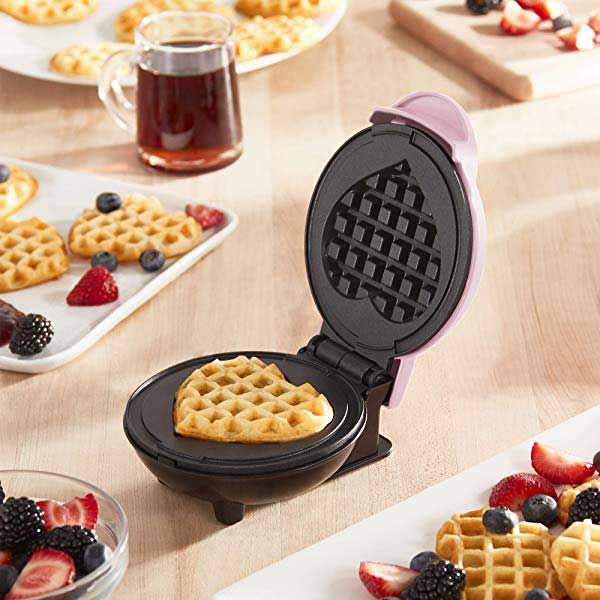 Mini Waffle Maker in heart shapes